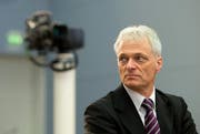 Thomas Minder an einer Medienkonferenz vom 24. Januar in Bern. (Bild: Keystone)