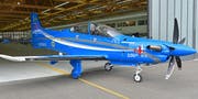 Der 100. PC-21 dverlässt die Produktionshalle der Pilatus Flugzeugwerke in Stans. (Bild: Pilatus Aircraft Ltd.)