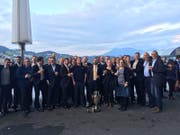 Die Brassband feiert vor dem KKL: (Bild: PD (Luzern, 23.September 2017))