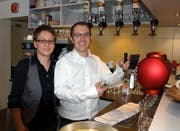 Pächter und Gastgeber Severin Fuchs mit Britta Backhaus, seiner stellvertretenden Gastgeberin. (Bild Kurt Liembd/Neue NZ)