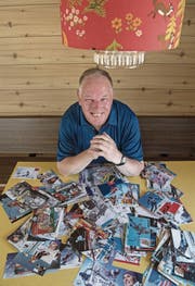 Karl «Kari» Steiner (61) besitzt zwischen 5000 und 7000 Autogramme. (Bild: Nadia Schärli (Ibach, 26. Juni 2017))