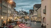 Das Städtli Sursee beim Eindunkeln. (Bild: Pius Amrein (12. Juli 2017))