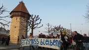 Studierende der Fachhochschulen und der Universität Luzern demonstrieren am Donnerstagabend für Erasmus. (Bild: Leserbild Florian Mauchle)