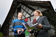Hoffen auf eine Erheblicherklärung der Motion: Stefan Wigger und Monika Keiser Diaz vom Verein Riegelhüsli Neuheim. (Bild Stefan Kaiser)