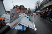 Der Gripen war auch ein Thema am Umzug in Altdorf. (Bild: Urs Hanhart / Neue UZ)