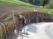 Stützwände werden errichtet. (Bild: PD)