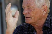 Othmar Romer während eines Interviews mit der «Neuen Zuger Zeitung» im Jahre 2005. (Bild Patrik Pauli)