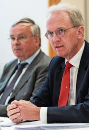 Der Gewerbeverband um Direktor Hans-Ulrich Bigler (rechts) und Präsident Jean-François Rime kritisiert die Rentenreform scharf. (Bild: KEY)