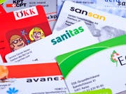 Die Gesundheitskosten zulasten der obligatorischen Krankenversicherung stiegen 2016 um 3,8 Prozent. Dies hat einen Einfluss auf die Höhe der Krankenkassenprämien 2018, die heute bekanntgegeben werden. (Symbolbild) (Bild: Keystone/GAETAN BALLY)