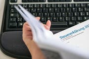 Wenn es nach dem Kantonsrat geht, wird die Luzerner Steuerstrategie unverändert weiterverfolgt. (Bild: Christian Beutler / Keystone)