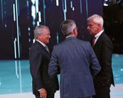Gab es geheime Absprachen? Wolfgang Porsche (links), VW-CEO Matthias Müller (Mitte) und Rupert Stadler, CEO von Audi. (Bild: Marlene Awaad/Getty (Paris, 29. September 2016))