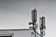 Mobilfunkantennen auf einem Parkhaus in der Stadt Luzern. (Symbolbild) (Bild: Boris Bürgisser)