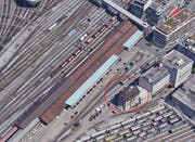 Das Gebäude befindet sich südlich des Güterbahnhofs in der Nähe des Hotels Radisson. (Bild: Screenshot Google Maps)