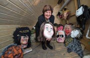 Ida Glanzmann mit einer kleinen Auswahl selbst angefertigter Masken. (Bild: Dominik Wunderli (Altishofen, 1. Februar 2018))
