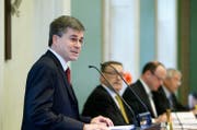 Thomas Lötscher, links, wird per Ende Jahr als Kantonsrat zurücktreten. (Bild: Archiv Neue ZZ)