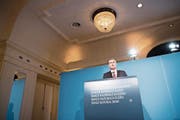 Sieht den Franken nach wie vor «deutlich überbewertet»: SNB-Präsident Thomas Jordan. (Bild: Anthony Anex/Keystone (Bern, 15. Juni 2017))