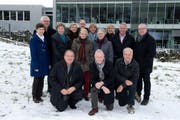 Der ehrenamtliche Beirat von links stehend: Anna Christen (Amt Willisau), Werner Riedweg (Stadt Luzern), Margrit Thalmann (Amt Entlebuch), Ruth Garcia (Nidwalden), Ueli Kaltenrieder (Verlag Neue LZ), Renate Falk (Zug), Esther Ettlin (Obwalden), Marianne Moser (Amt Hochdorf), Elisabeth Portmann (Geschäftsleiterin LZ-Weihnachtsaktion), Urs W. Studer (Präsident Beirat), Markus Tresch (Uri). Kniend von links: Hans Bucher (Amt Sursee), Hans Lustenberger (Luzern-Land), Eugen Müller (Schwyz). (Bild Dominik Wunderli)