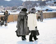 Wohlhabende in St. Moritz. (Bild: Gian Ehrenzeller/Key (28. Januar 2017))
