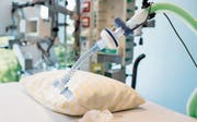 Der Bundesrat hofft auf Einsparungen bei ambulanten Arzt- und Spitalbehandlungen. (Bild: Alexandra Wey/Keystone (Luzern, 8. Juni 2017))