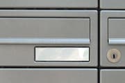 Ob sich hinter diesem Briefkasten auch eine Scheinfirma verbirgt? (Bild: Archiv / KEYSTONE / Gaetan Bally)