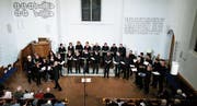 Der Chor Cantori contenti singt in der reformierten Kirche Baar. (Bild: Stefan Kaiser (3. November 2017))