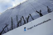 Das Hauptgebäude der Zuger Kantonalbank beim Postplatz, das sich im Bau befindet. (Bild: Werner Schelbert / Neue ZZ)