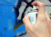 Der Sprayer mit dem Kürzel «LU 1901» wurde in Hochdorf erwischt. (Bild: PD)