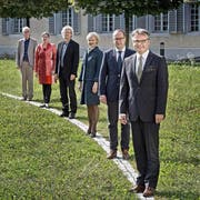 Der aktuelle Luzerner Stadtrat (von vorne): Stadtpräsident Stefan Roth (CVP), Martin Merki (FDP), Manuela Jost (GLP), Adrian Borgula (Grüne), Ursula Stämmer (SP) und Stadtschreiber Toni Göpfert. (Bild Pius Amrein)