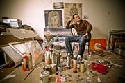 Luca Schenardi in seinem Atelier in Luzern. (Bild Philipp Schmidli/Neue LZ)