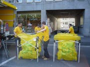 Bisher wurden die Güselsäcke von der Firma Dräcksack aufgestellt. Dies übernimmt nun die Stadt Luzern selbst. (Bild: Archiv)