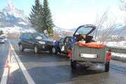 Die Unfallstelle auf der H8 in Seewen. (Bild: Kantonspolizei Schwyz)
