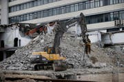 Die Bagger standen gestern still. Und dies wegen eines tragischen Ereignisses. (Bild Stefan Kaiser)