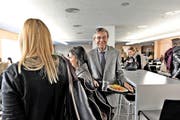 Paul Richli, Rektor der Universität Luzern, in der Mensa im Hauptgebäude an der Frohburgstrasse in Luzern. Wenn die Wirtschaftsfakultät 2016 eröffnet, dürfte es hier noch enger werden. (Bild Nadia Schärli)