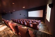 Zweistöckiges Kino mit 69 Plätzen. Und: Das wohl einzige Kino in der Schweiz mit Fenster. (Bild: Eveline Beerkircher)