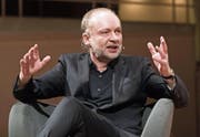 Nutzt seinen Beruf als Strafverteidiger für die Schriftstellerei: Ferdinand von Schirach. (Bild: Jörg Carstensen/DPA (Berln, 12. März 2018))