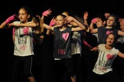 Die Dance Crew Gelfingen beim 1. School Dance Award in Luzern. (Bild: Corinne Glanzmann / Neue LZ)