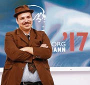Sieger Ferdinand Schmalz beim Auftritt in Karlsruhe. (Bild: Keystone)