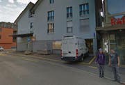 Die Poststelle in Menzingen wird im Frühjahr 2018 geschlossen. (Bild: Google Streetview)