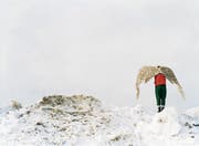 Erfolg verleiht Flügel. Doch die Flugobjekte, wie sie der finnische Künstler Janne Lehtinen erschafft, sind von Anfang an zum Scheitern verurteilt. Bild: Gallery Taik Persons/PD