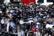 Herrenlose Velos werden von der Caritas eingesammelt. (Bild: LZ)