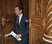 Profitiert von der neuen Machtverteilung im Parlament: der künftige Kanzler Sebastian Kurz. (Bild: Christian Bruna/Keystone (Wien, 3. November 2017))