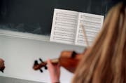 Die Musikschulen im Rontal sollen fusionieren (Symbolbild). (Bild: Gaetan Bally / Keystone)