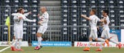 Die Luzerner Remo Freuler, Jakob Jantscher, Marco Schneuwly, Oliver Bozanic und Dario Lezcano (von links) jubeln nach dem 0:1. (Bild: Keystone / Peter Klaunzer)