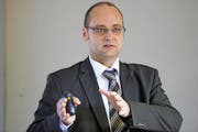 Für Jürg Röthlisberger ist eine mögliche Verteuerung von Mobility Pricing eine mutige Idee. (Bild: Keystone/ / Gian Ehrenzeller)
