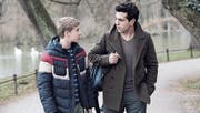 Zwei finden zueinander: Philip Noah Schwarz als David und Elyas M’Barek als Lenny. (Bild: Pathé Films AG)