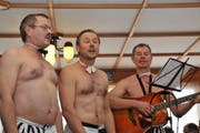 Die Bianchineri aus Giswil nehmen kein Blatt vor den Mund – und keinen Stoff vor den Leib. (Bild Matthias Piazza/Neue OZ)