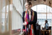 Marie-Ursula Kind (52), fotografiert im Seebistro Luz. (Bild: Boris Bürgisser (Luzern, 22. Dezember 2017))