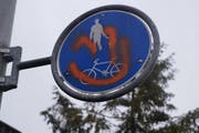 Ein verspraytes Verkehrsschild. (Bild: PD)