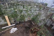 Abschnitt der äusseren Stadtmauer in der Stadt Zug. (Bild: PD)
