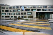 Im Gefängnis Biberbrugg (im Bild eine Aufnahme aus dem Jahr 2010) sind die Platzverhätlnisse eingeschränkt. (Bild: Neue LZ (Archiv))